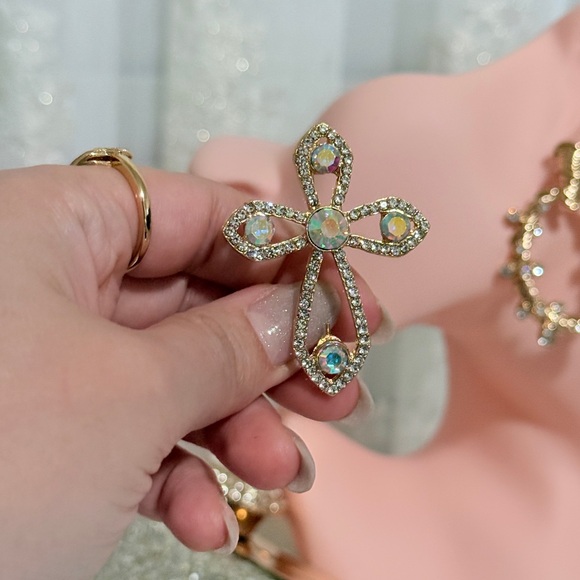 Gold and Crystal Cross Brooch - Picture 5 of 5
